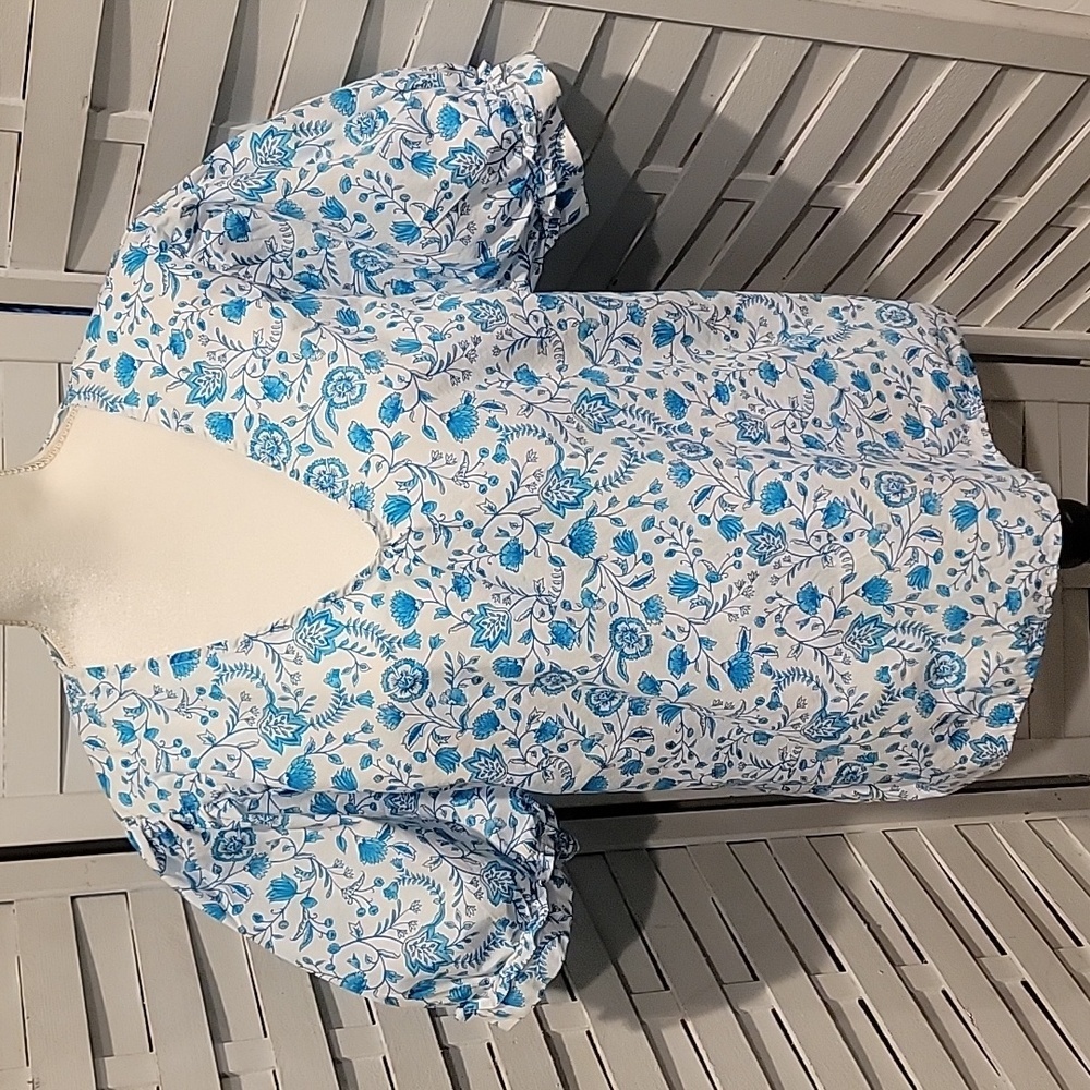 Draper James White and Blue Floral V-Neck Puff Sleeve Blouse